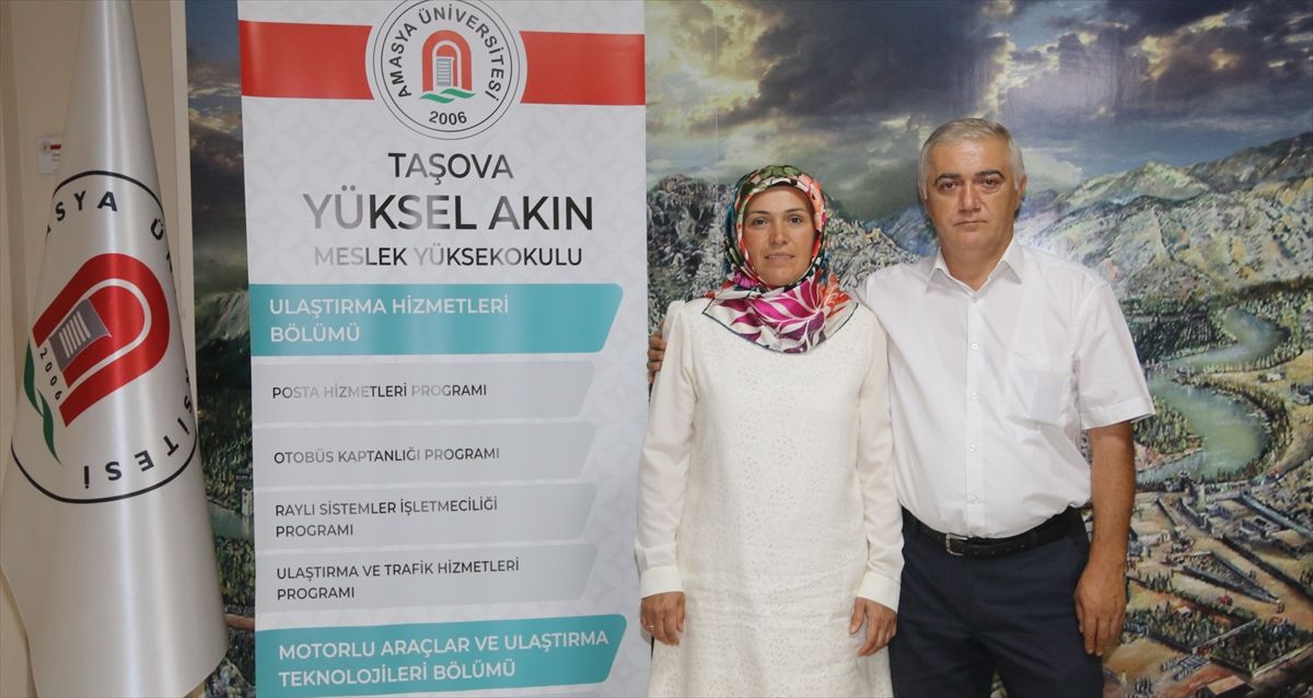 Ovaj odlučni bračni par odlučio je da se simbolično na dan godišnjice braka upišu na fakultet