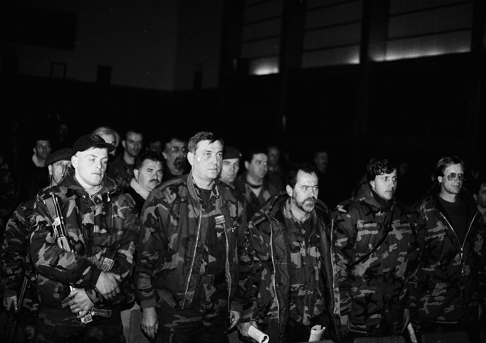  U JNA je važio kao jedan od perspektivnih oficira, a imajući u vidu da je završio i školu Narodne odbrane važio je za jednog od obrazovanijih oficira u JNA