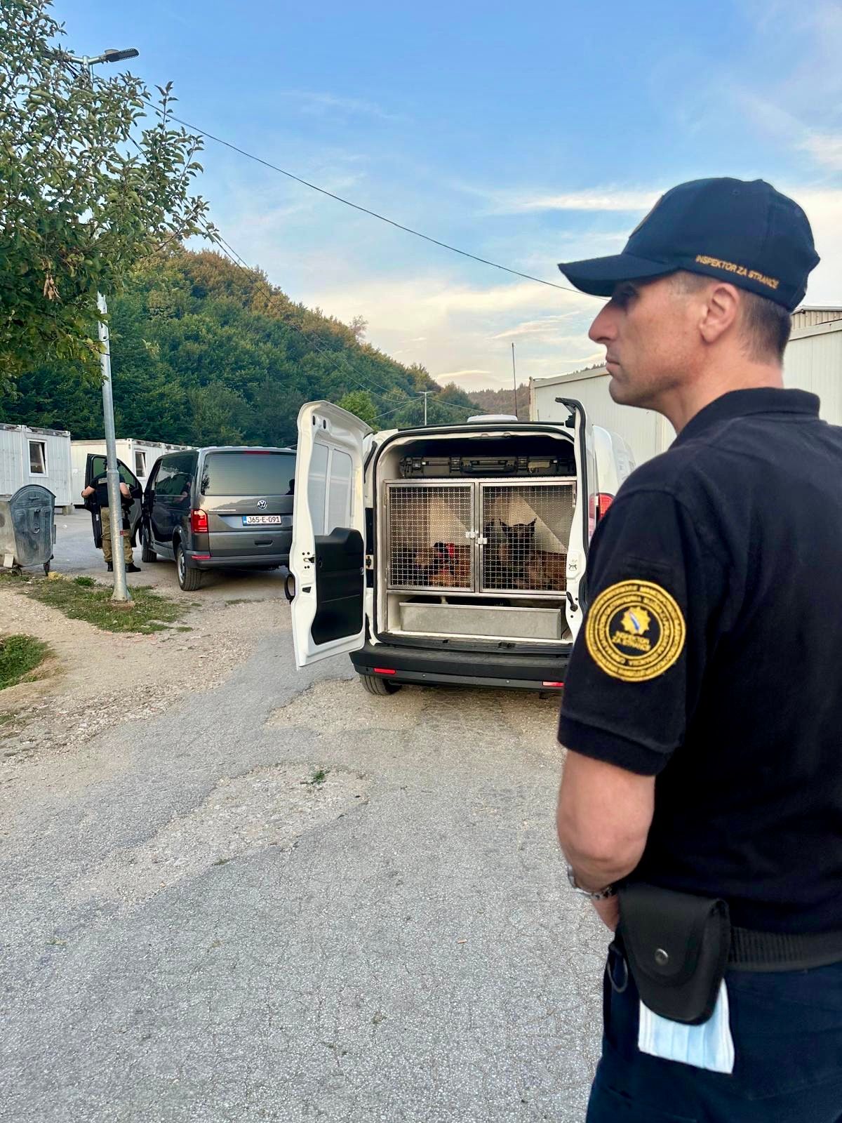 Tom prilikom je pronađeno 30 migranata koji će biti predmetom daljeg rada pripadnika Službe za poslove sa strancima, od kojih će neki biti smješteni u Imigracioni centar