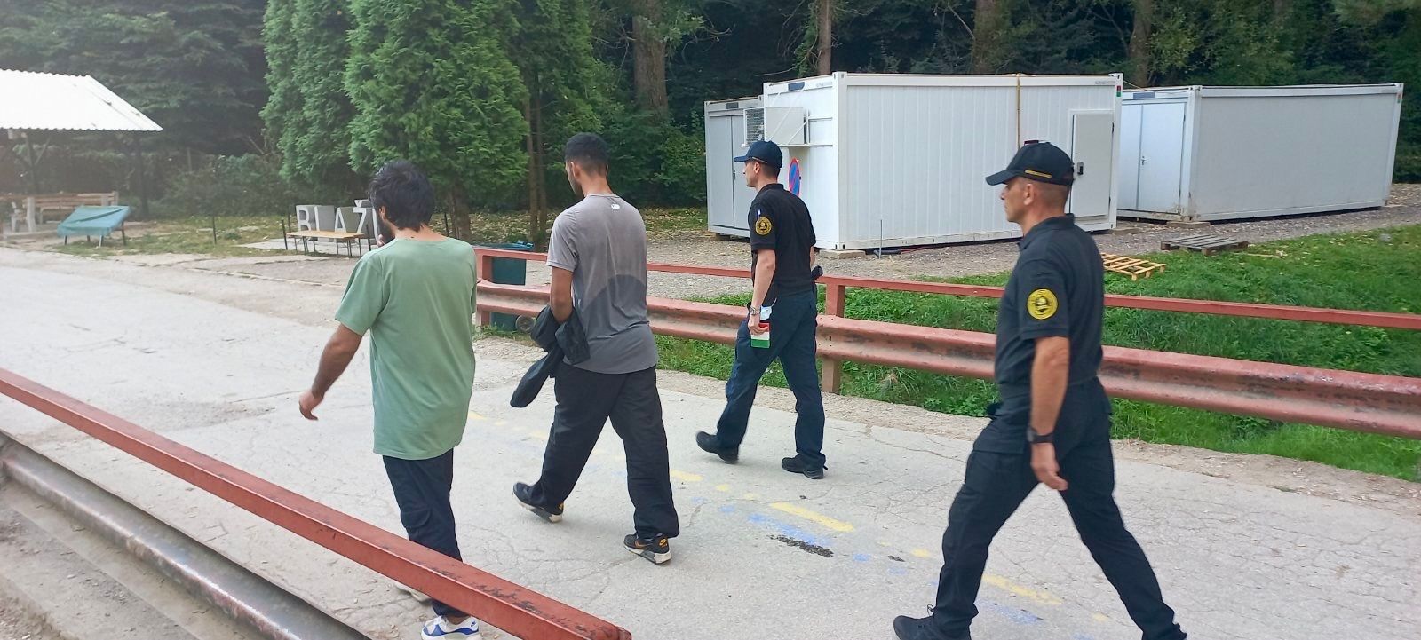 Tom prilikom je pronađeno 30 migranata koji će biti predmetom daljeg rada pripadnika Službe za poslove sa strancima, od kojih će neki biti smješteni u Imigracioni centar