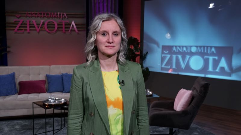 Simptomi koji ukazuju na poremećaje rada šitne žlijezde spadaju u grupu nespecifičnih simptoma, sličnih simptomima mnogih drugih poremećaja i bolesti