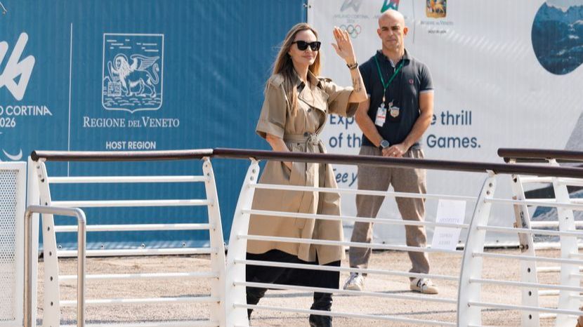 Sigurno je da je glumica planirala nešto nezaboravno za svoj prvi izlazak na crveni tepih tokom promocije filma na Venecijanskom filmskom festivalu 
