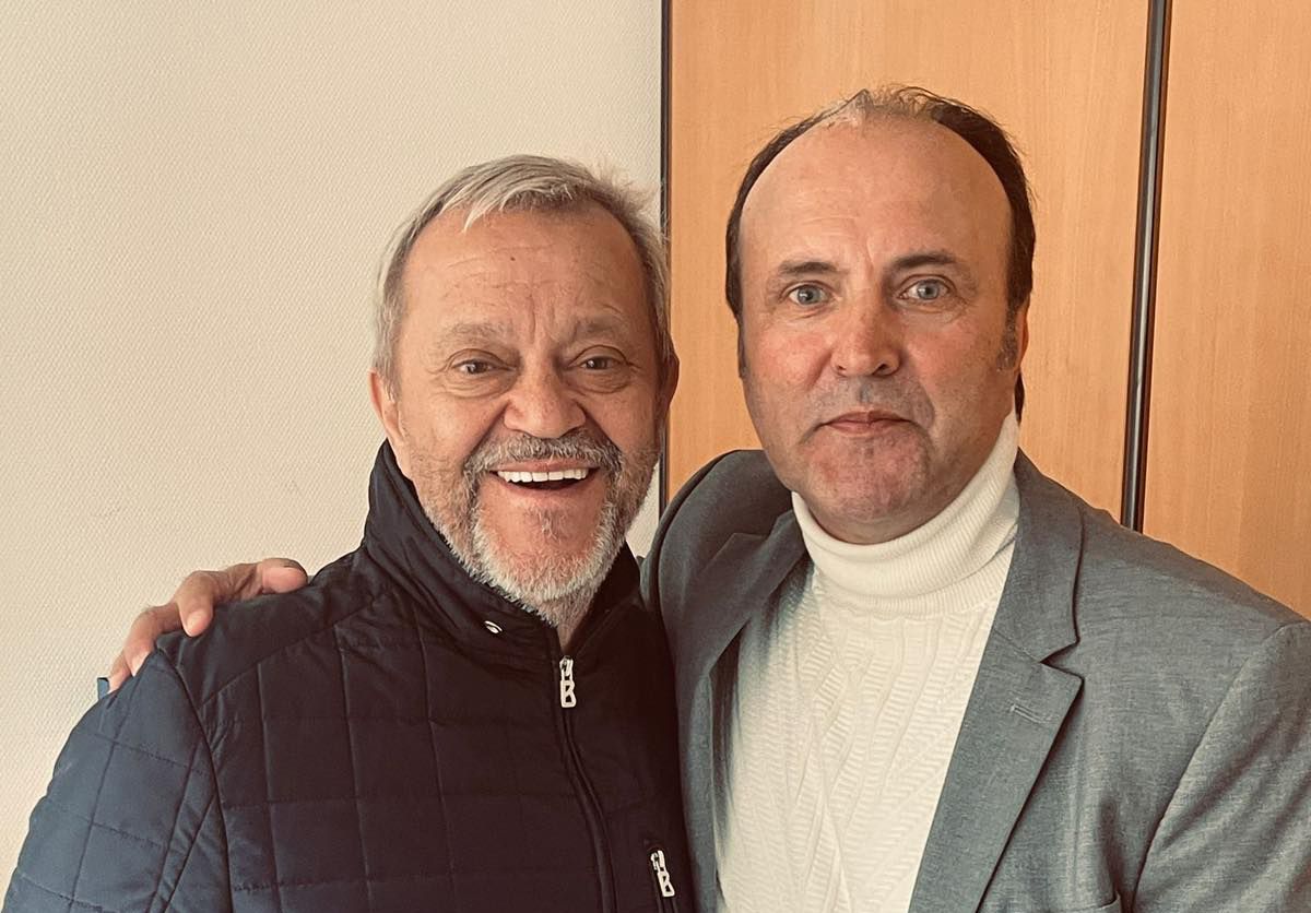 Do početka agresije na BiH radio je u stanici Hitne pomoći u Višegradu odakle biva prognan
