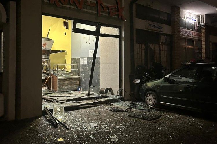 Iz policije kažu da je riječ o muškom licu na privremenom radu u inostranstvu, koji je u organizmu imao više od 1,5 promila alkohola.