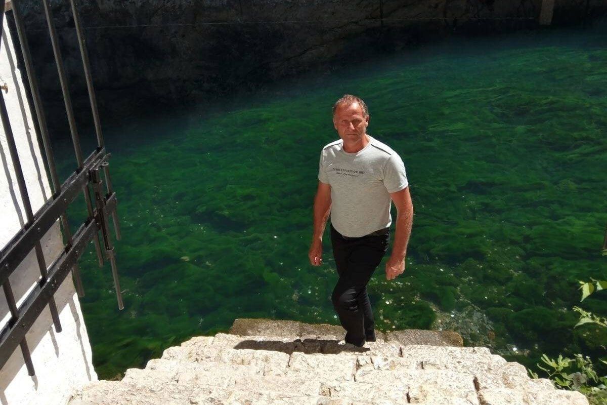 Nezvanično, povod za disciplinski postupak koji se vodio protiv počinioca ovog ubistva Mehemeda Vukalića je njegovo neredovno izvršavanje radnih obaveza.
