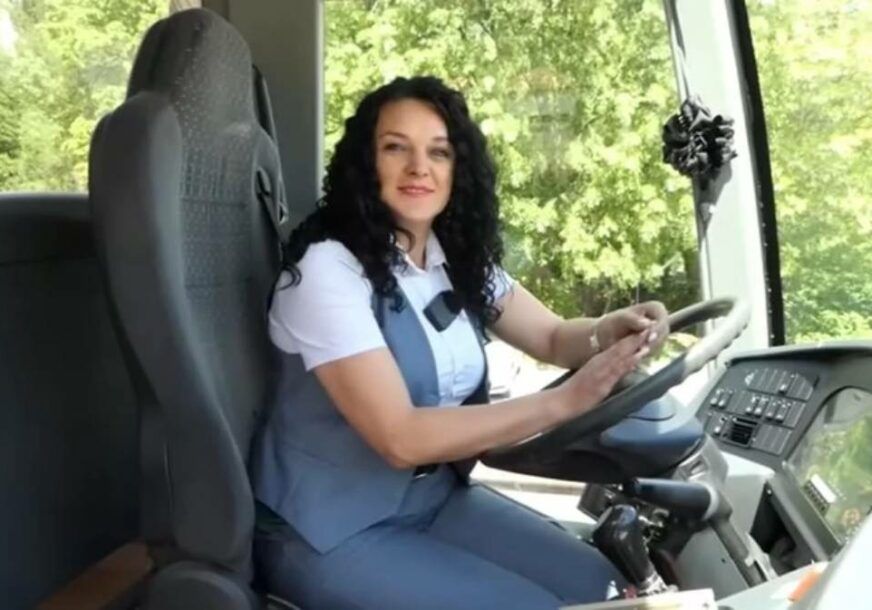 Putnici često izražavaju divljenje i podršku, a Edina im uzvraća osmijehom i sigurnom vožnjom.
