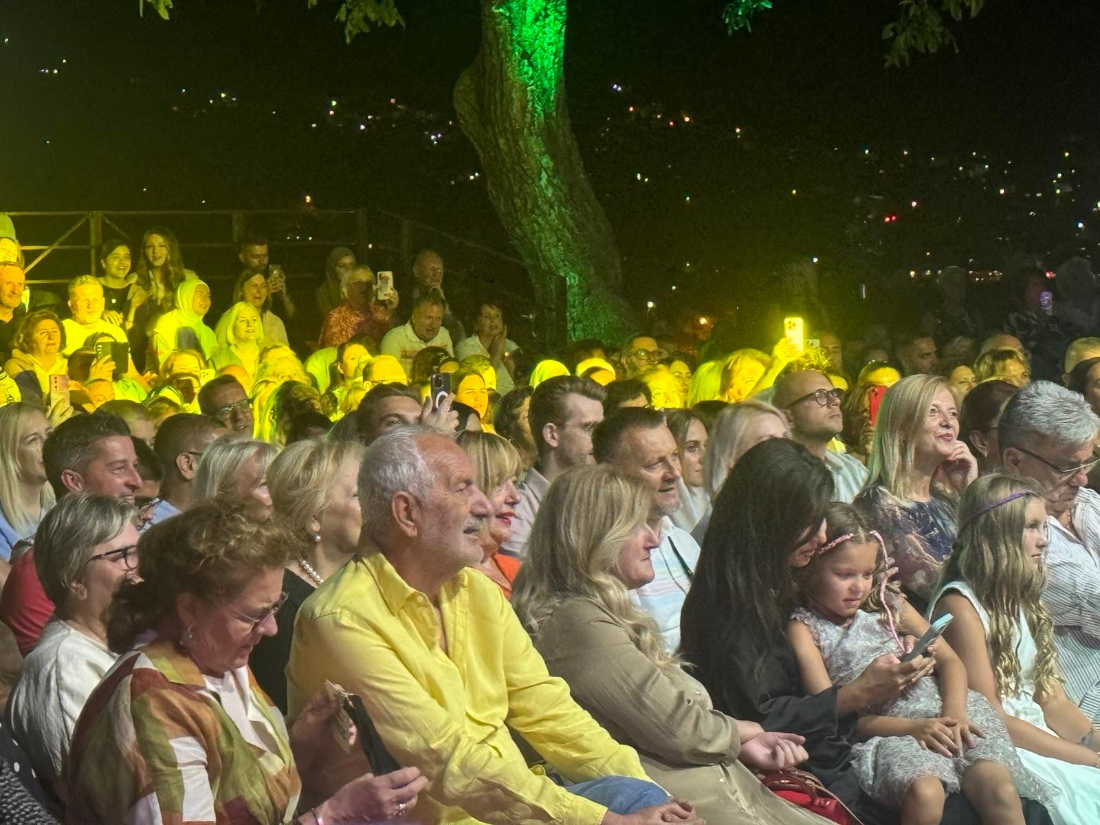 Zvuci “Kaldrme” otvorili su koncert Eldina Huseinbegovića