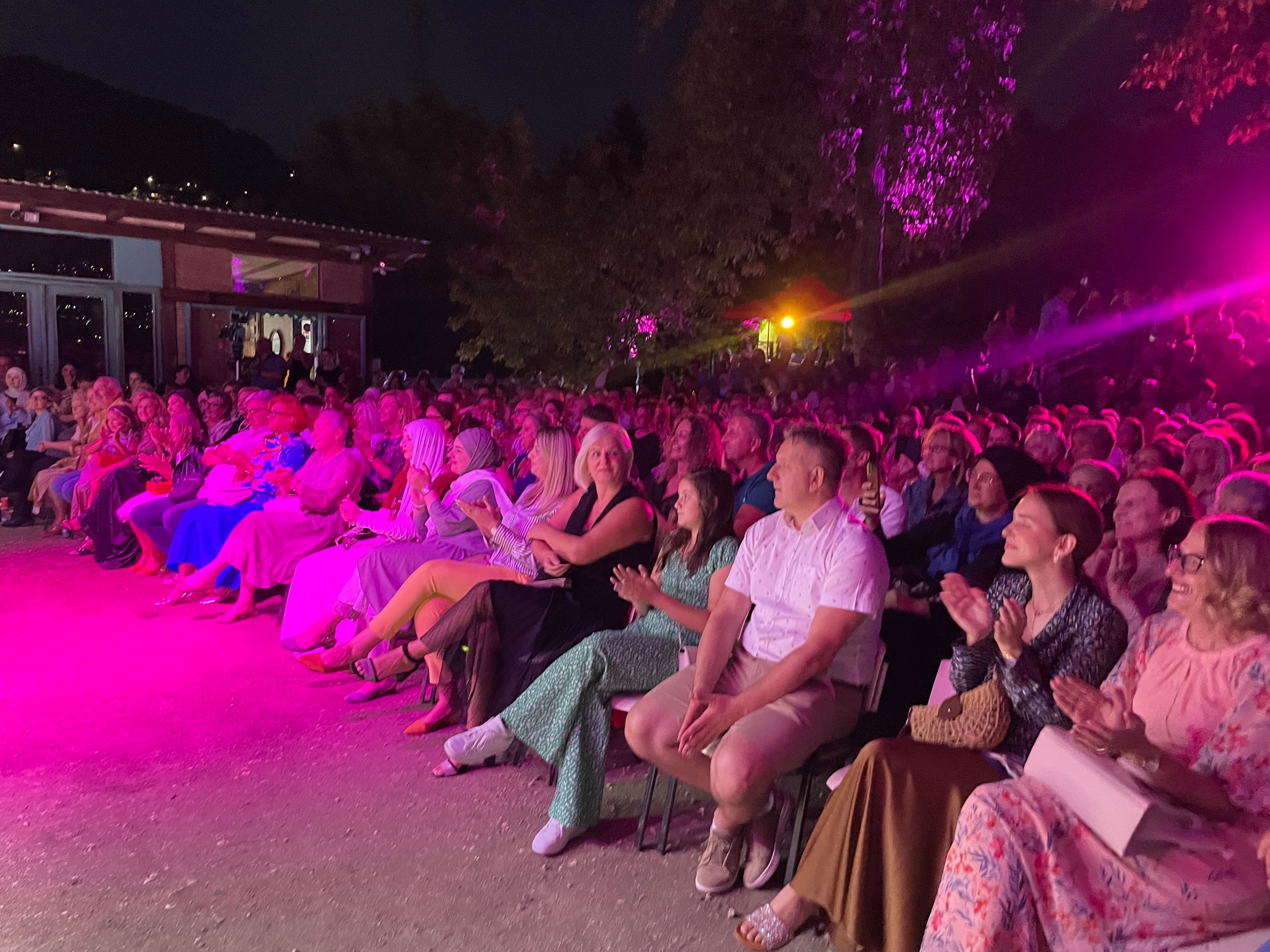 Zvuci “Kaldrme” otvorili su koncert Eldina Huseinbegovića
