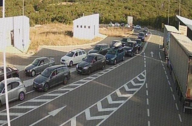 Očekuje se pojačana frekvencija vozila u gradskim zonama i na graničnim prelazima u poslijepodnevnim satima