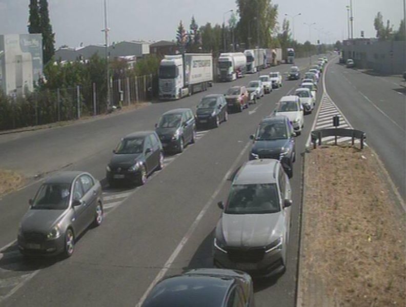 Ako putujete, pripremite se na čekanje: Duge kolone na većini graničnih prelaza
