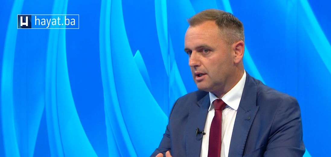 Uvjet svih uvjeta je stabilna politička situacija, novac neće doći tamo gdje je rizično područje i investitori morajuimati sigurnost, rečeno je na konferenciji