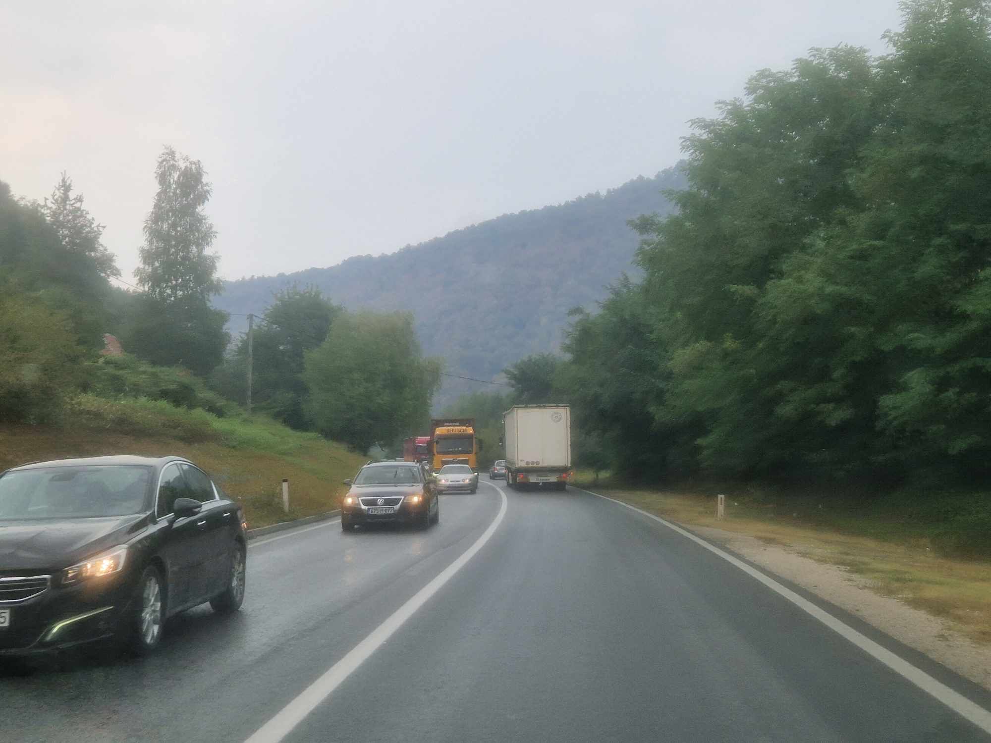 Saobraćajni kolaps na putu Zenica - Žepče: Kolone duge više od deset kilometara