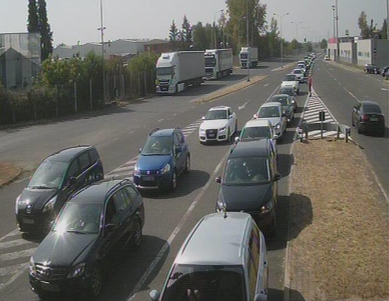 Od jutra duge kolone vozila na granicama: Velike gužve na putu Sarajevo - Mostar