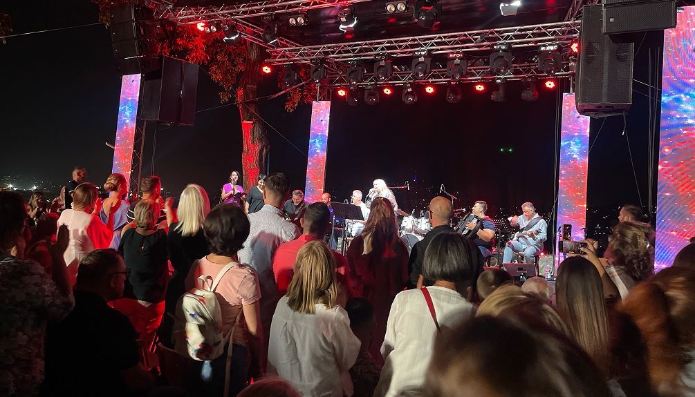 Festival Sarajevo Sevdah Soiree nastavlja svoj program i sutra kada će na sceni Žute tabije nastupiti sjajna mlada bh. interpretatorica sevdaha Alma Subašić Omerović