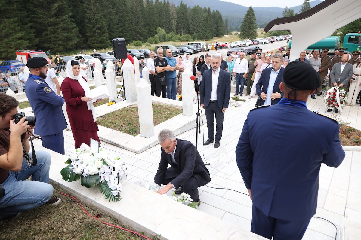 Na Igmanu proučena Dova za domovinu: BiH je zemlja koju su odbranili njeni najbolji sinovi