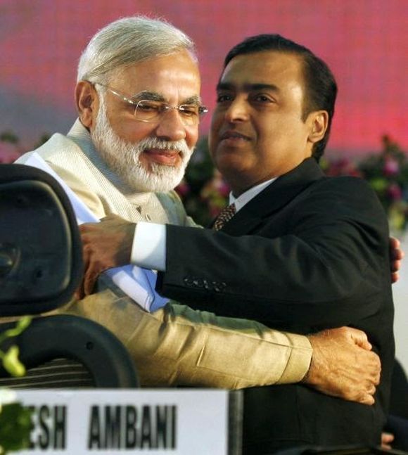 Mukesh Ambani: Bezobrazno razmetni milijarder koji vlada Indijom iz sjenke