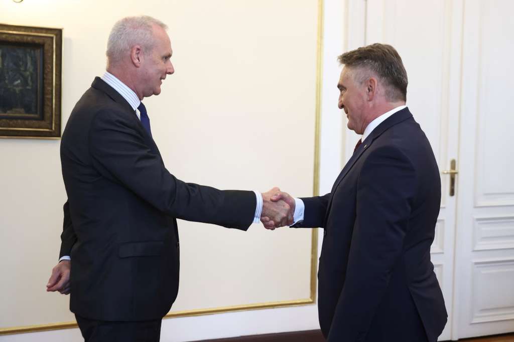 Zamjenik generalnog sekretara NATO-a je zahvalio institucijama BiH što će biti domaćin NATO Partnerskog simpozija 360, u oktobru 2024. godine, koji će biti prilika da se razgovara 