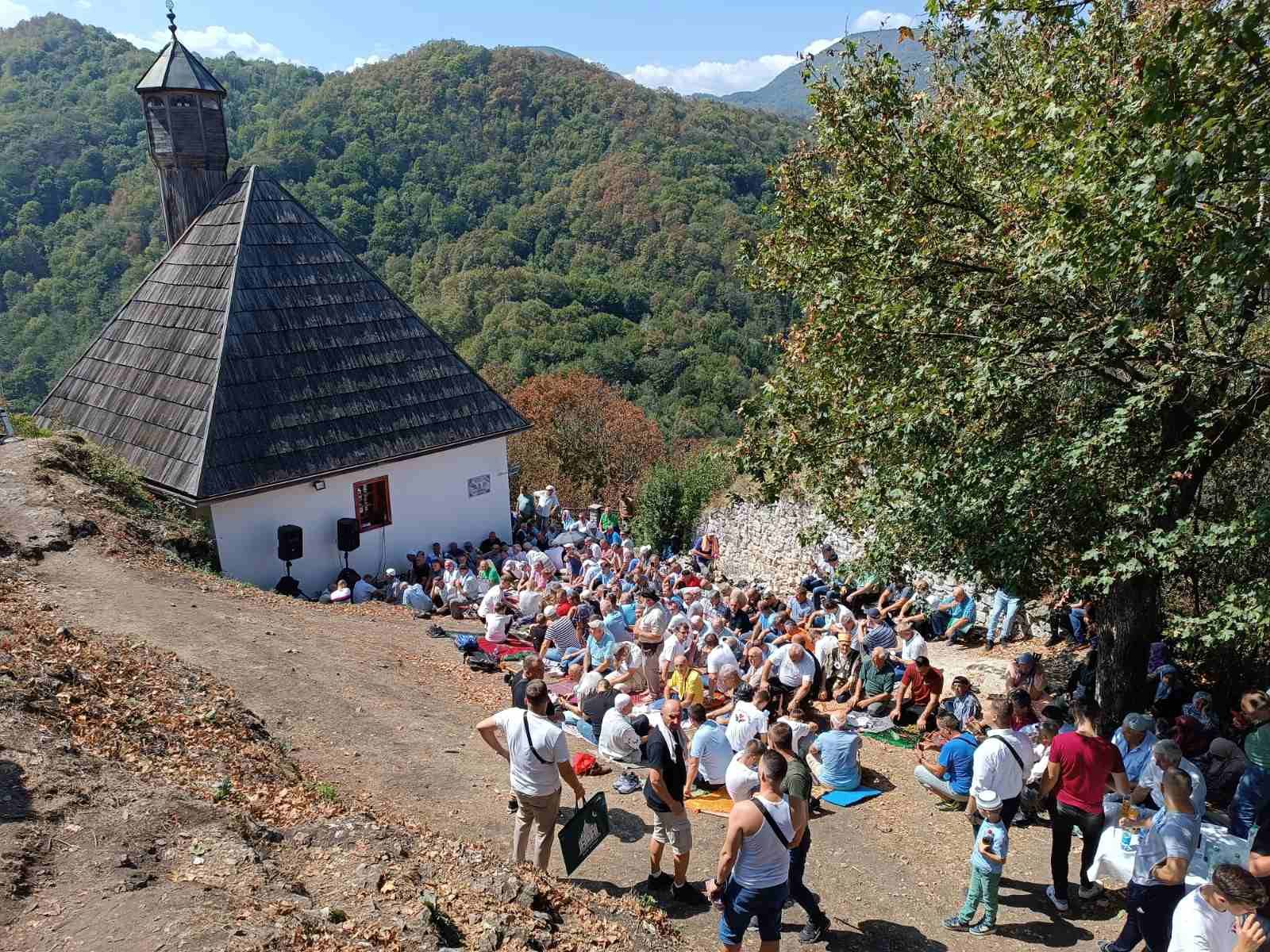 Na Kušlatu se džuma, tradicionalno, obavlja jednom u mjesecu ramazanu i posljednjeg petka u augustu