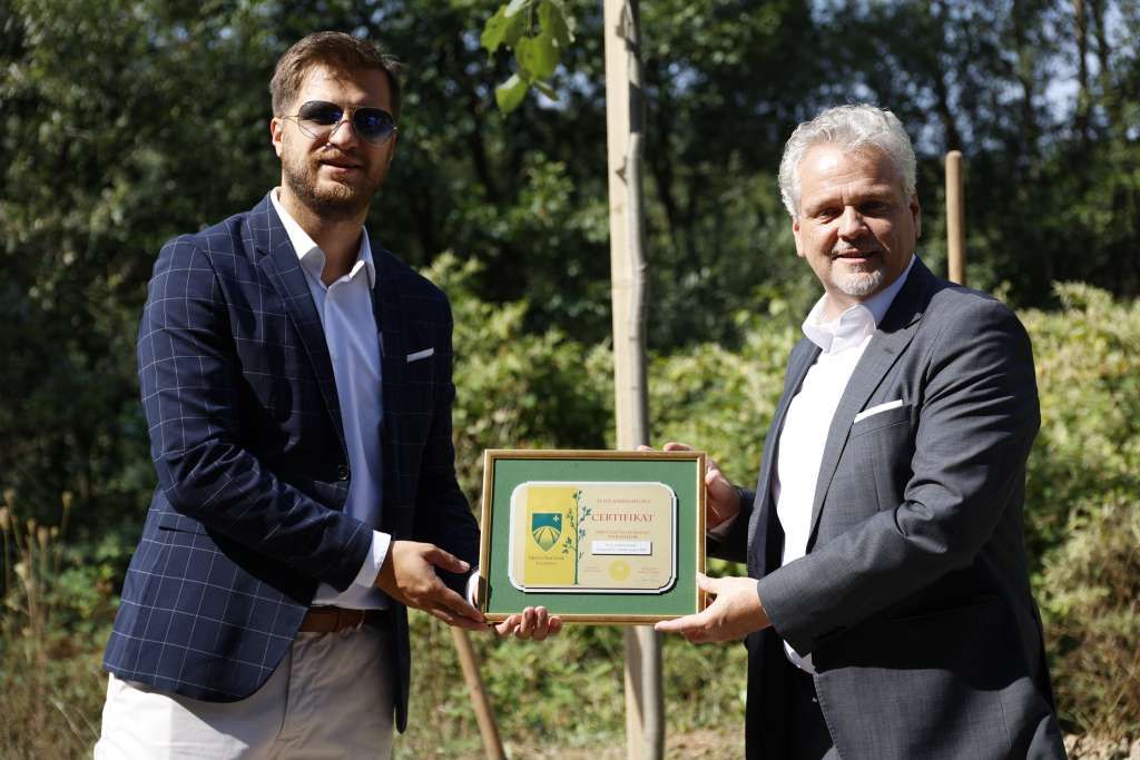 Aleja ambasadora trenutno broji 237 stabala lipe