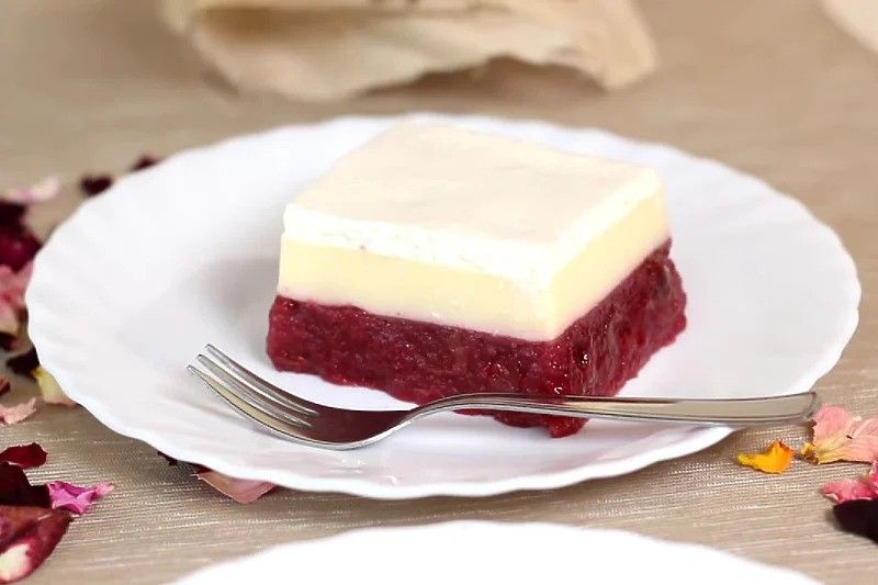 Kada je puding gotov, ubacite maslac i miješajte dok se ne otopi