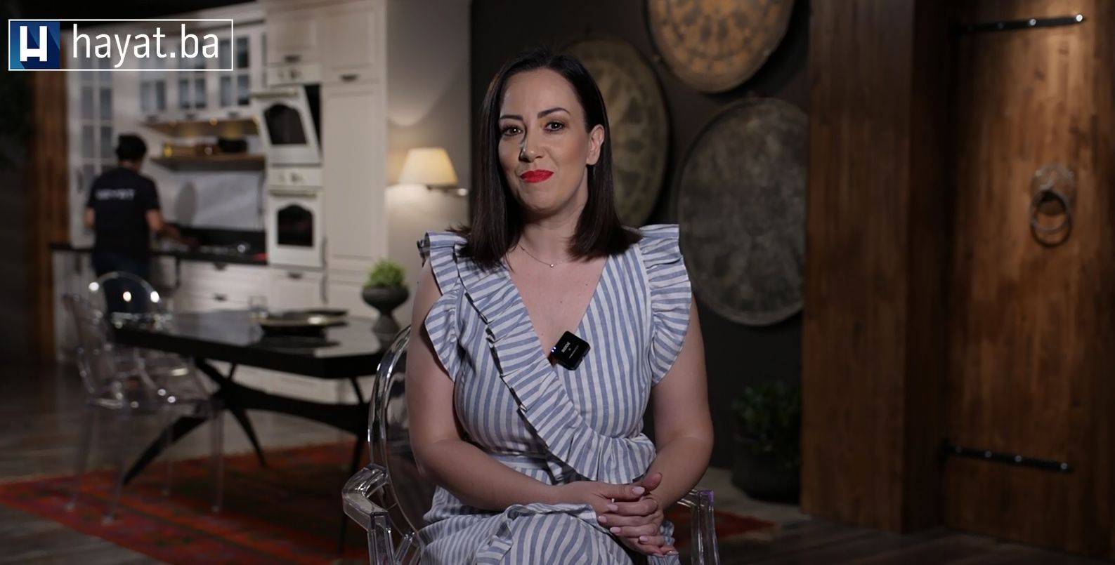 Prvi susret s kamerama imala je sa 23 godine, a prva emisija u kojoj je radila bila je muzička, i to je bio trenutak kada je zakoračila u svijet medija