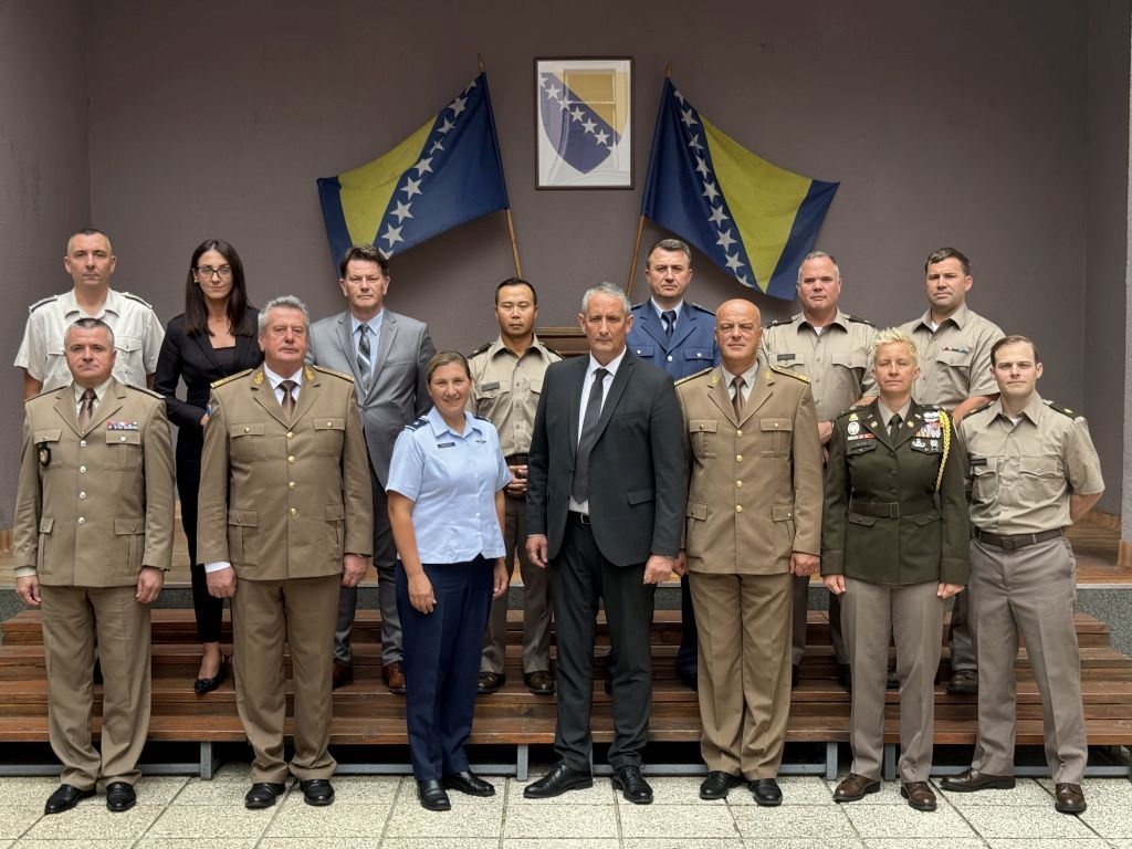 Teme razgovora bile su podrška američke vlade školovanju i obuci pripadnika OS BiH, ali i dosadašnja izvanredna saradnja.