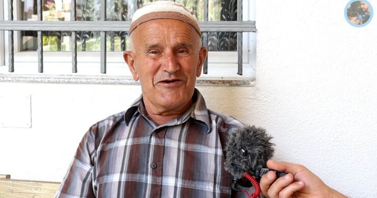 Pošto je Ibrahimova supruga umrla prije 20 godina on se neko vrijeme družio s jednom gospođom u okviru većeg društva 