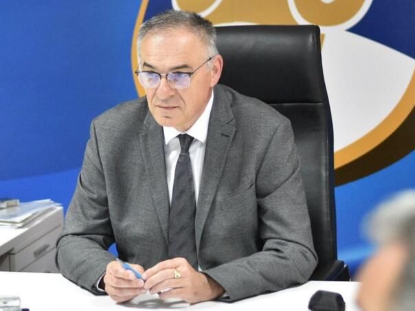 Optužnicu nazvao spektakularnom viješću "koja će na alternativnoj televiziji i sličnim režimskim medijima biti na top mjestu ovih dana do izbora"