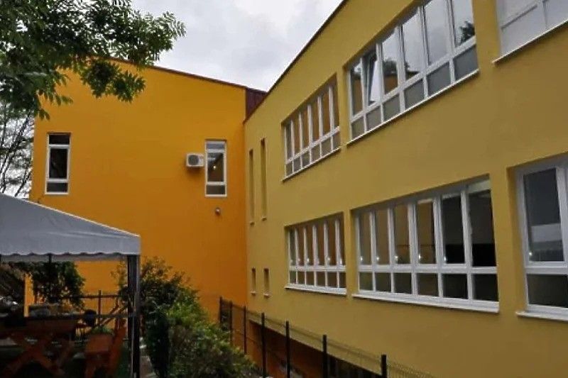 Ova odluka je uslijedila nakon pritiska javnosti, roditelja učenika koji borave u internatu te uposlenika ove ustanove