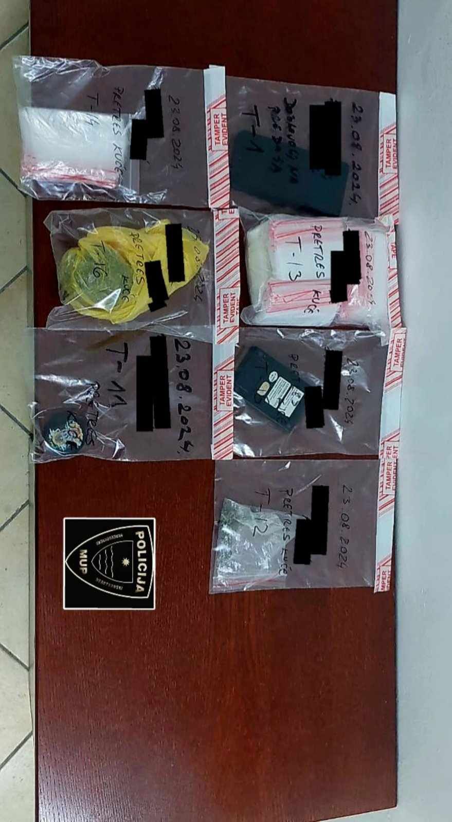 Od muškarca iz Mostara oduzet arsenal oružja i droga: Uhapšen je