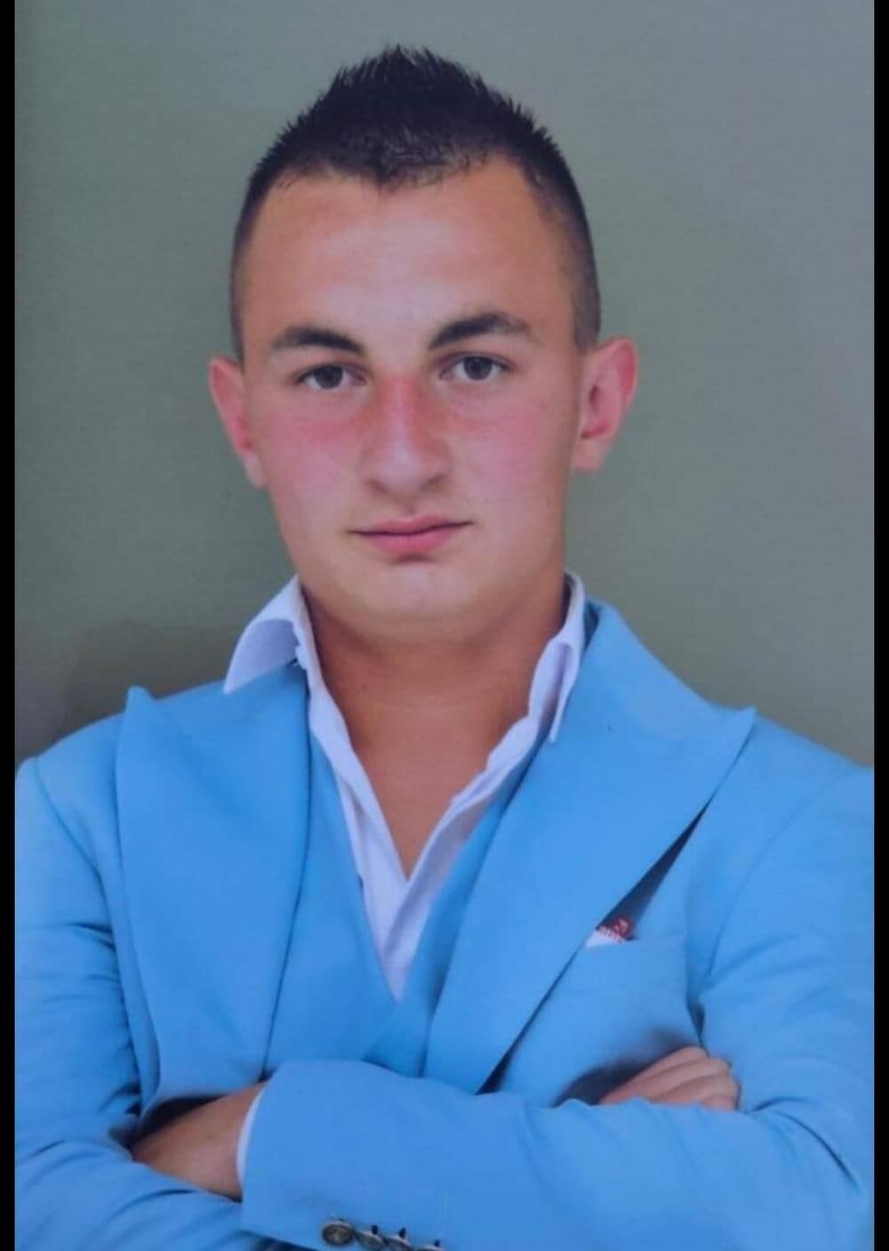Kazaljka na cajgeru stala na 180! Djevojka se zakucala u motor, mladić odletio na bager!