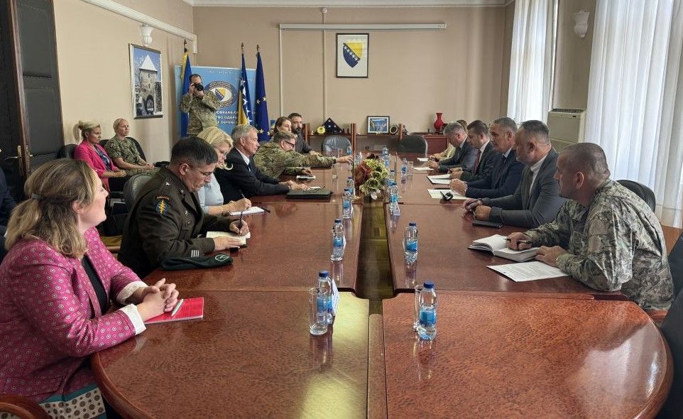 Mir i stabilnost nisu podrazumijevajuće kategorije, nego one u koje se uvijek i nanovo moraju ulagati institucionalni napori i potrebni resursi.