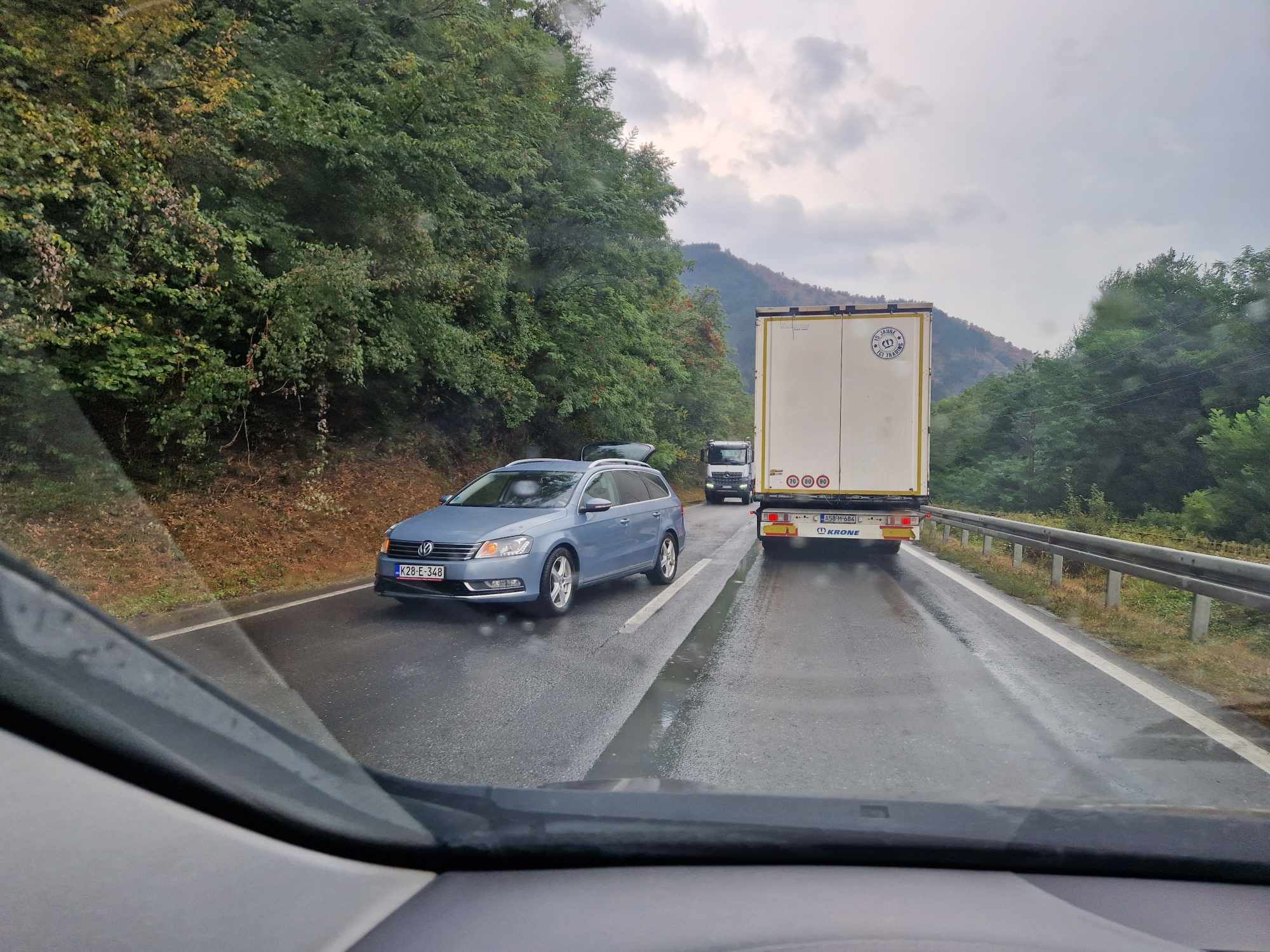 Nesreća na pravcu Žepče - Zenica: Policija na terenu