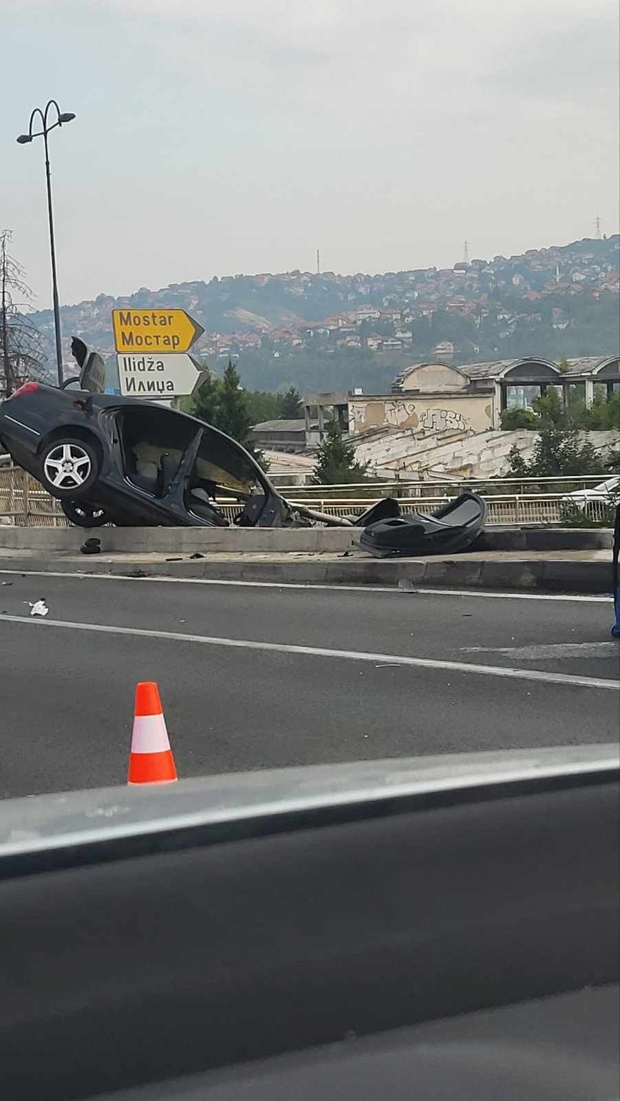 Stravične fotografije sa mjesta nesreće u Sarajevu!