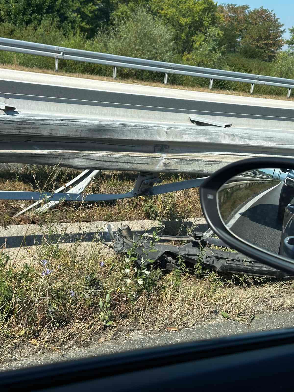 Iz Operativnog centra Ministarstva unutrašnjih poslova KS za Hayat.ba su kazali da je riječ o nesreći s materijalnom štetom 