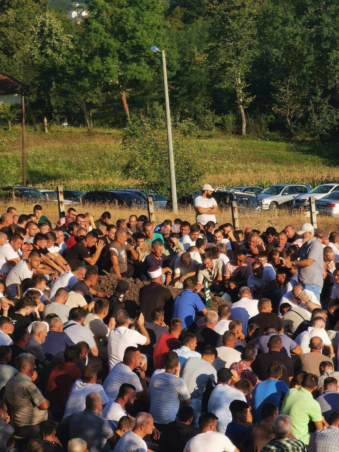 I kamen bi zaplakao                                                                                                                                         