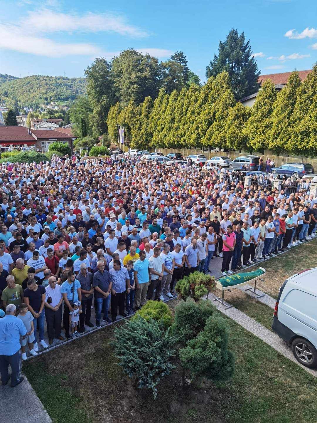 I kamen bi zaplakao                                                                                                                                         