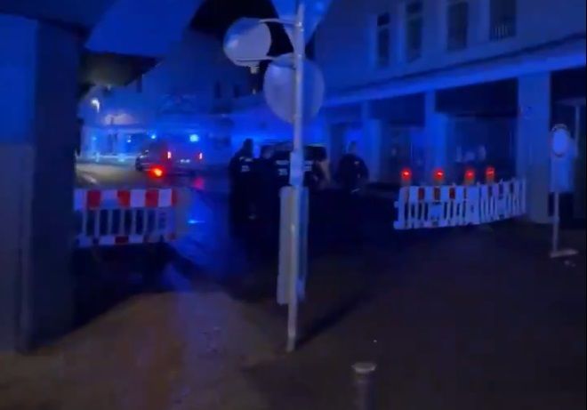 Prema izvještajima, muškarac je nasumično izbo prolaznike nožem na festivalu kojim se slavila 650. godišnjica grada