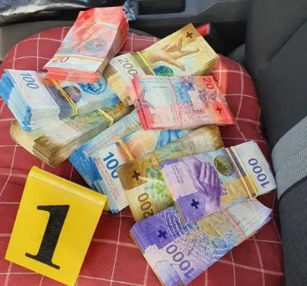 Obavljeno je ukupno šest pretresa kuća, stanova i prijevoznih sredstava koje koriste osumnjičeni