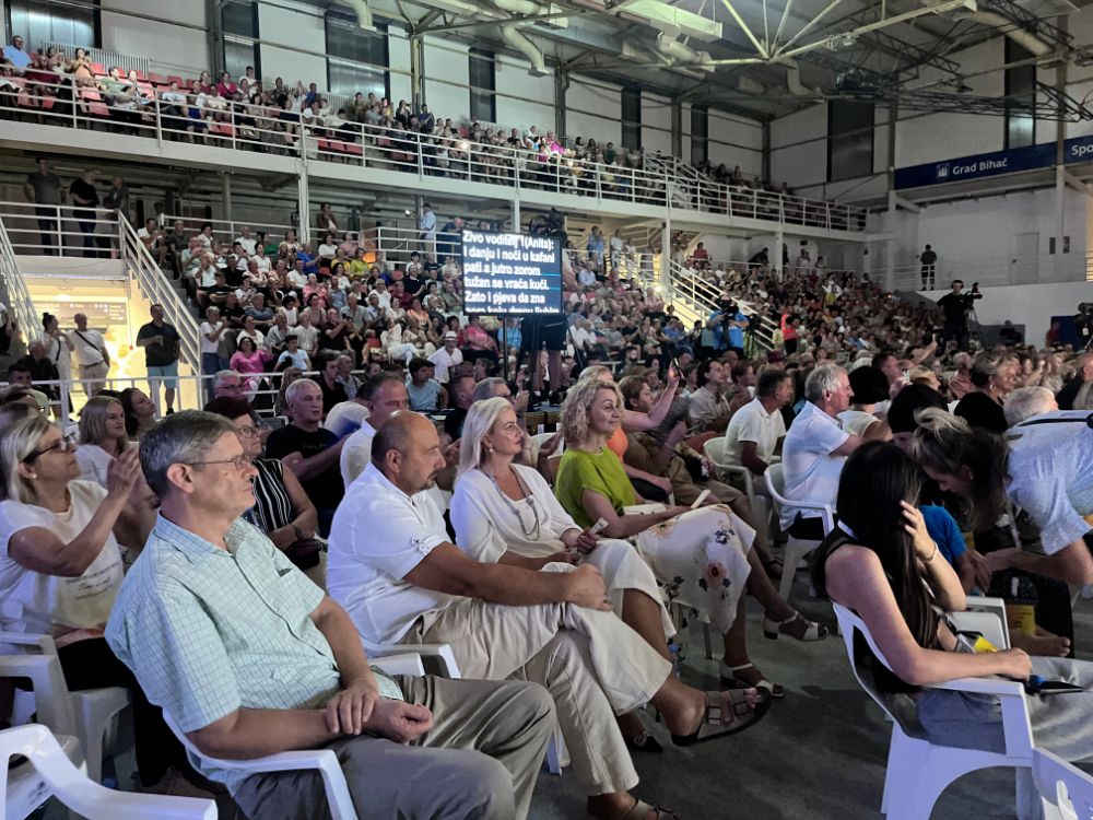 Spektakl u Bihaću: Otvoren 30. internacionalni festival Bihać 2024.