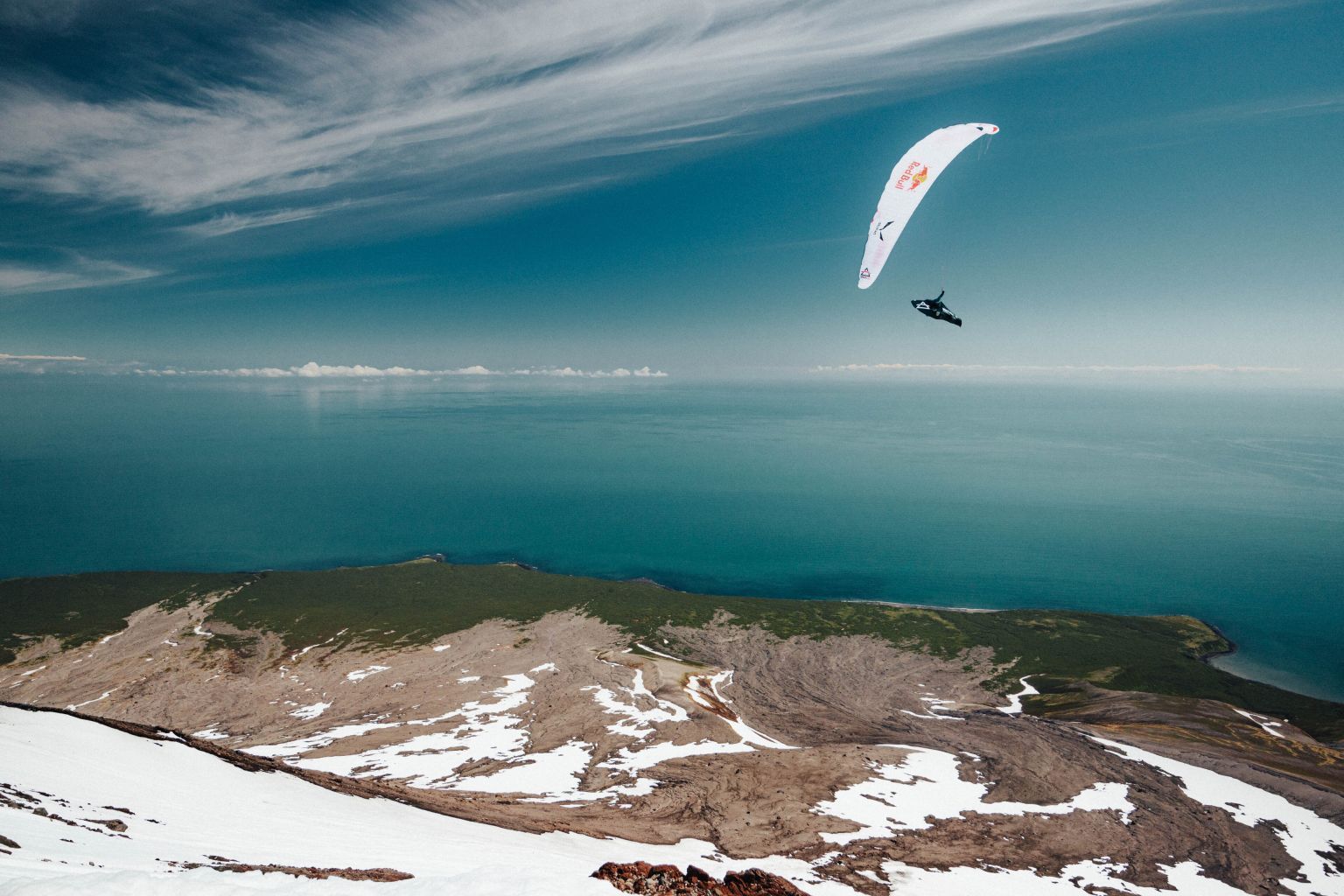 Paul Guschlbauer u nevjerovatnoj ekspediciji paraglajderom iznad vulkana na Aljasci