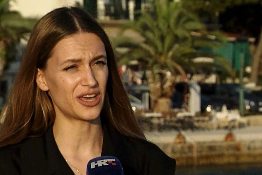 Noću su uspjeli obuzdati požar, s vatrom se borilo više od 300 vatrogasaca sa 70 vozila.