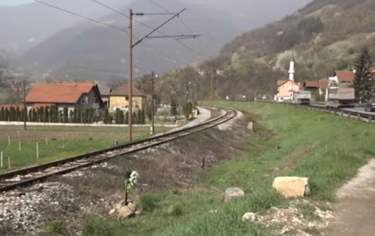 Samo u posljednjih pet godina, na području Zeničko-dobojskog kantona četiri osobe su poginule, dok su četiri osobe završile sa teškim povredama, usljed udara vozom