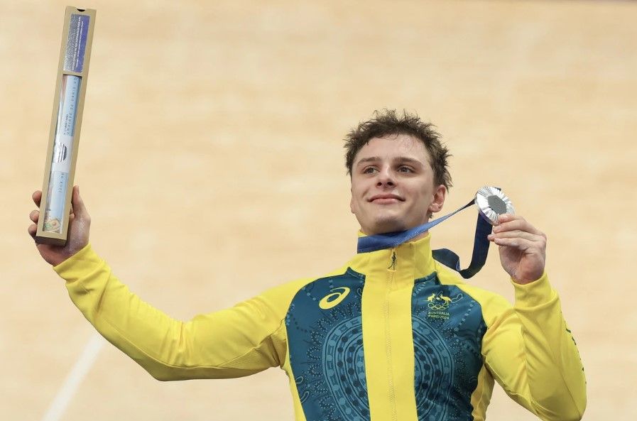 Osvajač tri medalje na Olimpijskim igrama u Parizu, australijski biciklista Matthew Richardson, iznenada je odlučio da promijeni državljanstvo i od narednog takmičenja će braniti b