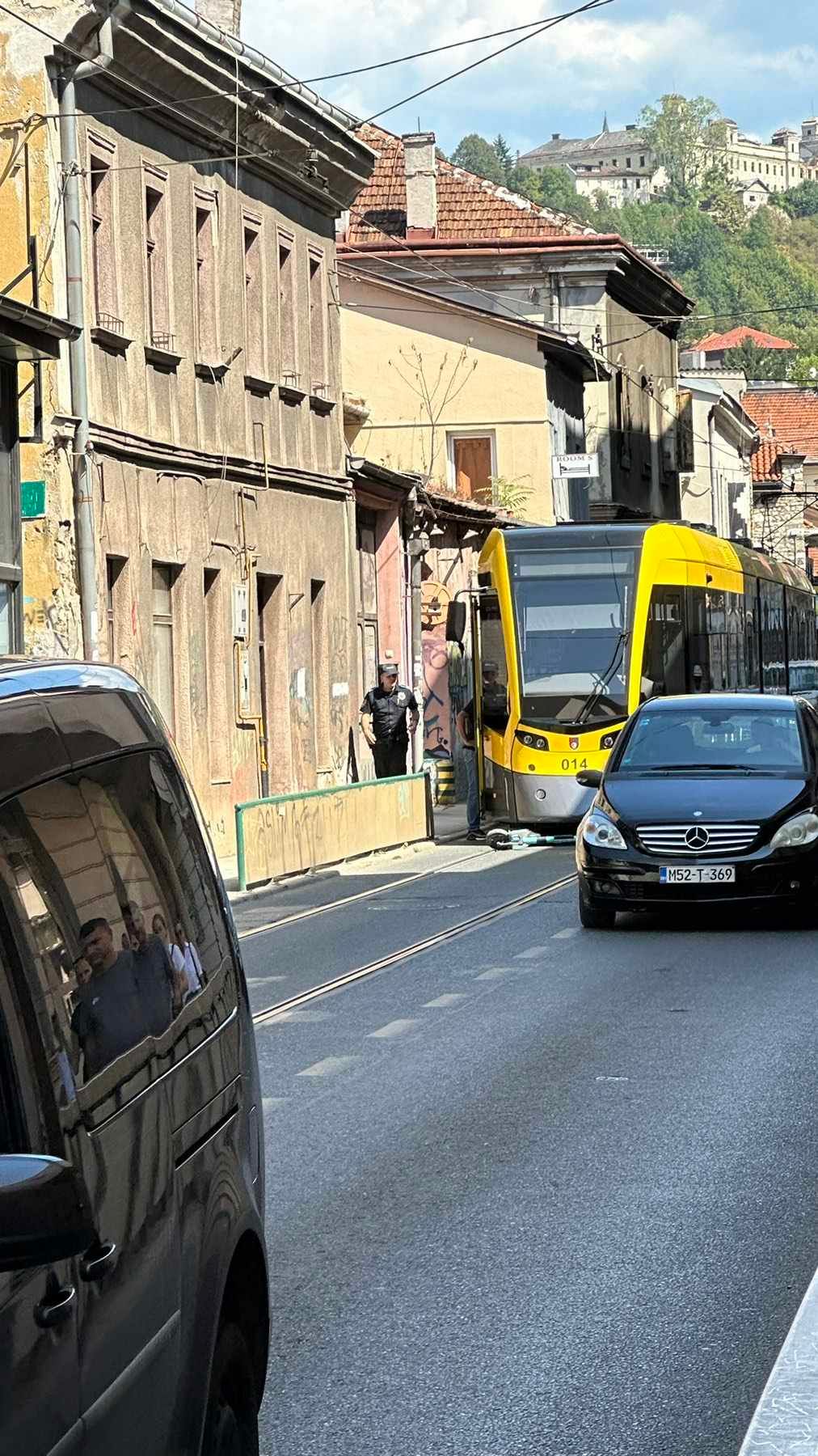 Zastoj tramvajskog saobraćaja zbog romobila na Baščaršiji: Evo šta kažu u policiji
