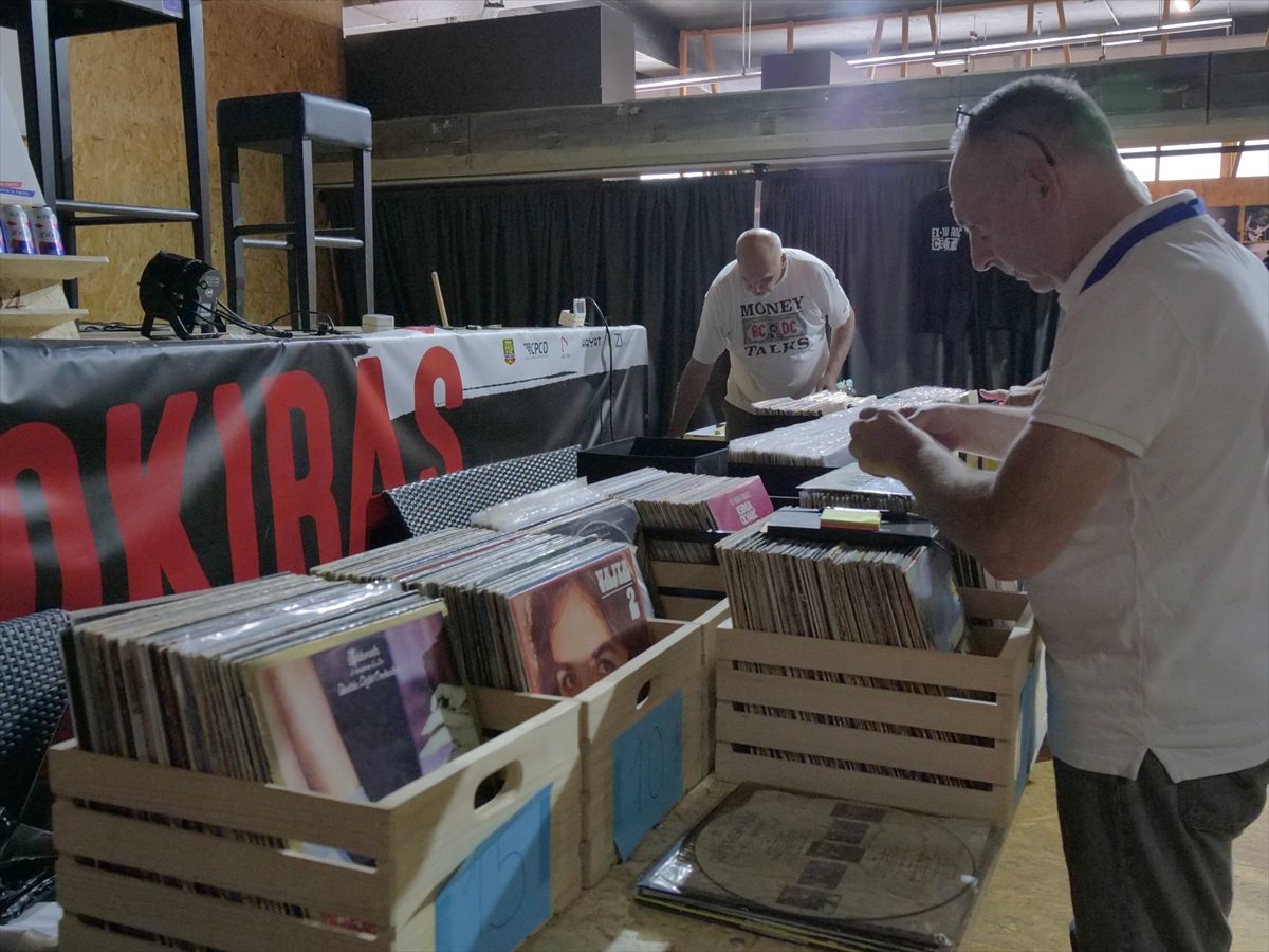 Frederick Lindsay, projektni koordinator Ex-Yu Rock Centra, podsjetio je da je prvi sajam organizovan u maju ove godine i da je jako dobro prošao
