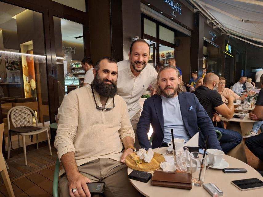 Ranije danas je prisustvovao džuma namazu u Carevoj džamiji. Posjetu Bosni i Hercegovini iskoristio je i za obilazak Mostara. 