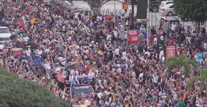 Tokom protesta povrijeđeno 77 pripadnika snaga državne bezbjednosti