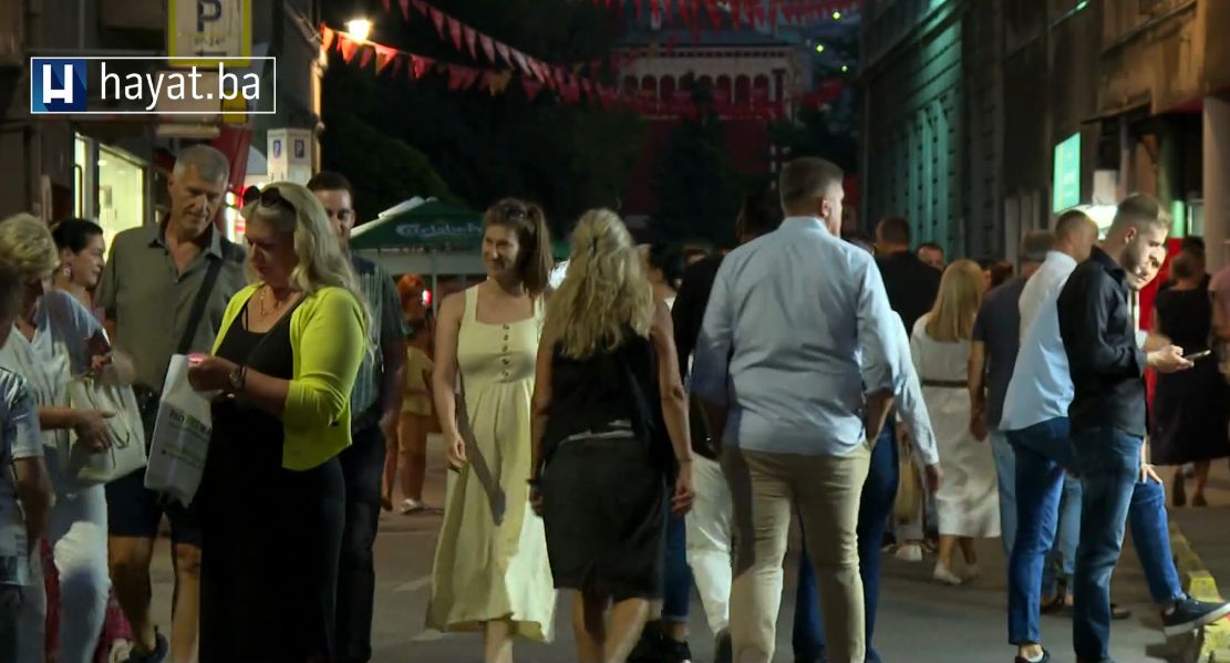 Ugostitelji smatraju da je potrebno da naš grad živi uvijek ovakvim tempom                                