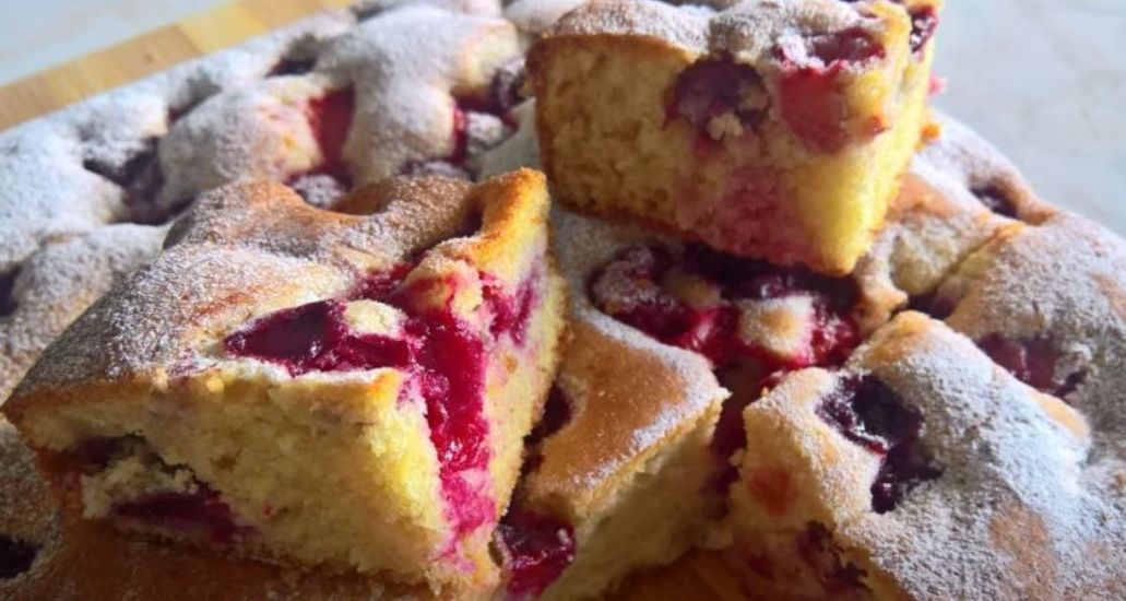 Odlučili smo se za kombinaciju malina i kupina koje daju pomalo kiselkast i osvježavajući okus, ali možete koristiti i borovnice, višnje, marelice, jabuke, breskve